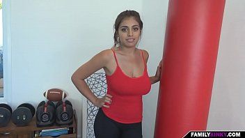 Play The sister gives him a handjob with her tits