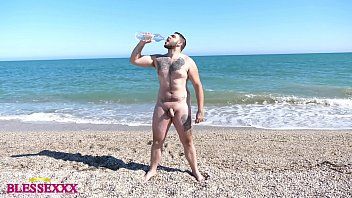 Odtwórz Nadzy heteroseksualni faceci na plaży