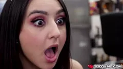 Odtwórz Valentina Nappi uczy Elizę Ibarrę siły seksu w trójkącie tabu