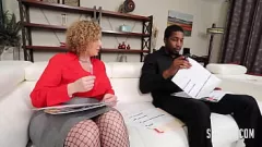 Reproducir Sesión nocturna de lencería: la MILF Sara Jay y la BBC Isiah Maxwell