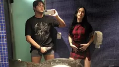 Reproducir La caliente estrella porno latina Gabbie Luna recibe un creampie anal después de la fiesta