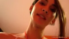 Reproduzir Masturbação e aventura anal sem camisinha com Ladyboy asiático Prem