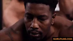 Reproduzir Sexo a três proibido de madrasta e enteada com um galo negro