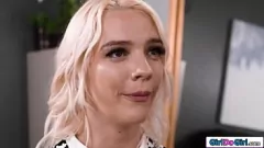 Reproduzir Lésbica Milf Boss Squirts e Dildo fode seu submisso