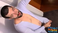 Jouer THUG DRITH THUG Mickey Waters accarezza il suo grosso cazzo e esplode nella sborra calda