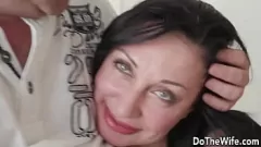 Abspielen Betrügere Hausfrau Eva Anns wilde Fahrt mit einem Gestüt: Strümpfe, Finger- und Hardcore -Sex