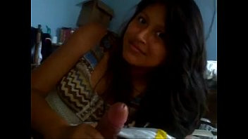 Reproduzir Pendeja aprendendo a chupá-la