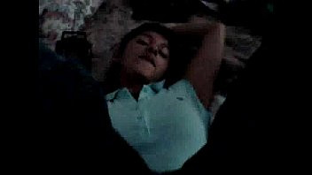 Reproduzir Mordida de boas mamas tomando e engolindo leite