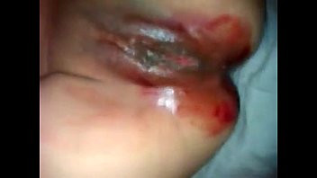 Reproducir Chupando un coño con sangre de menstruación
