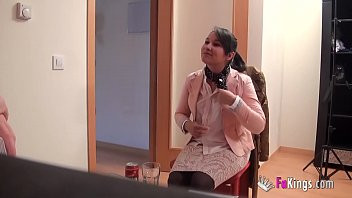 Reproduzir Eu estava procurando por um emprego e acabei fodido como uma prostituta (espanhol)