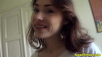 Jouer Une première sodomie spéciale pour ma jolie et sexy petite amie dans notre nid super confortable loin de tout le monde