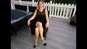 Reproduzir Minha ex-mulher veio em casa para relembrar os bons velhos tempos, dei o melhor beijo da vida dela.