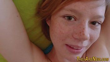 play Sperme entre les seins de la rousse mia collins